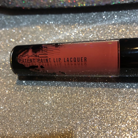 BNIB! MAC Patent Paint Lip Lacquer in Lacquered Up 587 ππππ - Picture 2 of 7